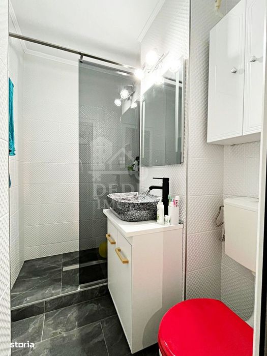 Apartament 1 camere de vânzare in zona Rogerius, Oradea