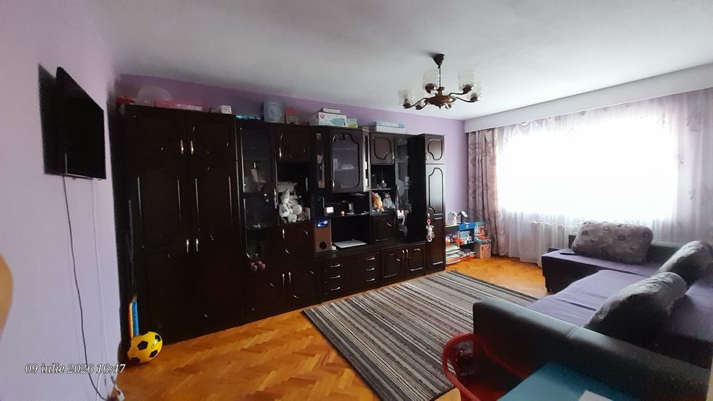 Vând apartament 2 camere Str Fabricii de Zahar