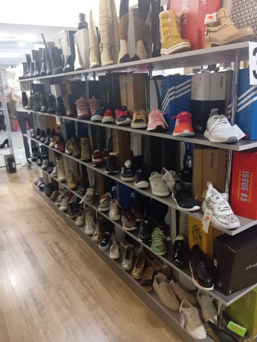 Продавам бизнес оригинална стока от Outlet магазин