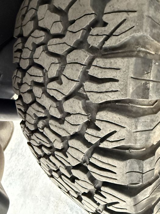BFGoodrich All-Terrain KO2, размер 285/70/17. ДОТ 4920, карани около 40 000 км