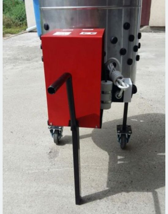 Машини за автоматично оскубване на кокошки,бойлери и пъдпъдъции