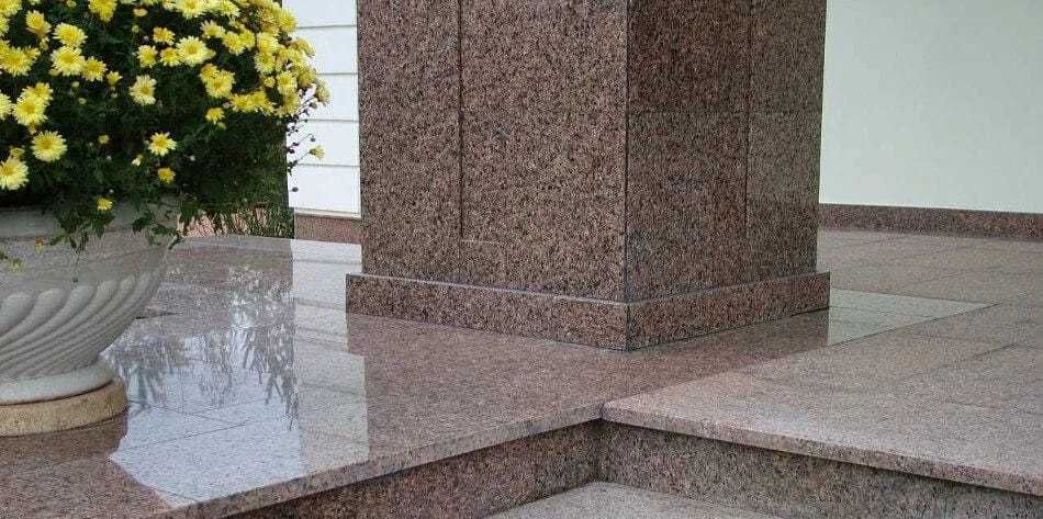 Гранит. Лестницы в комплекте