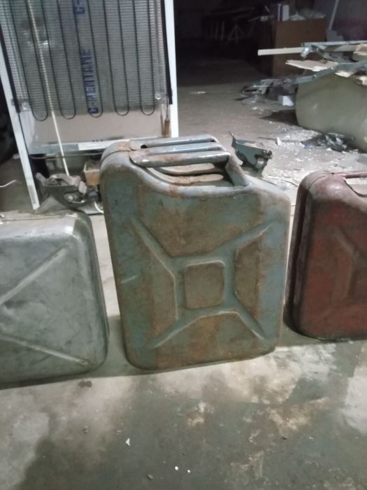 Канистра канистры разные