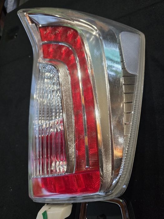 Stop tripla dreapta toyota prius 30 facelift UE impecabil