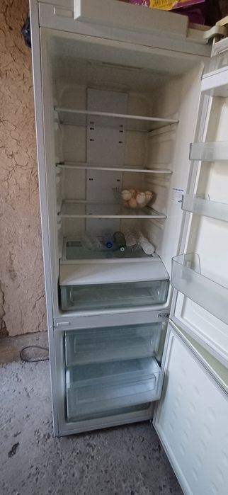 Samsung xolodilnik sotiladi