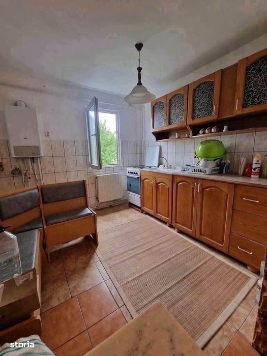 De vanzare apartament cu 2 camere si balcon, zona Cresei 44900euro