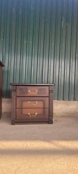 Кровать продам комод