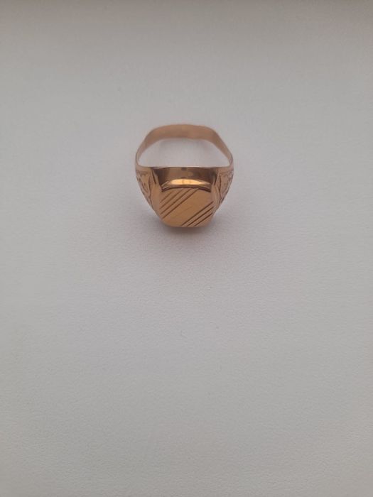 Продам золотой перстень