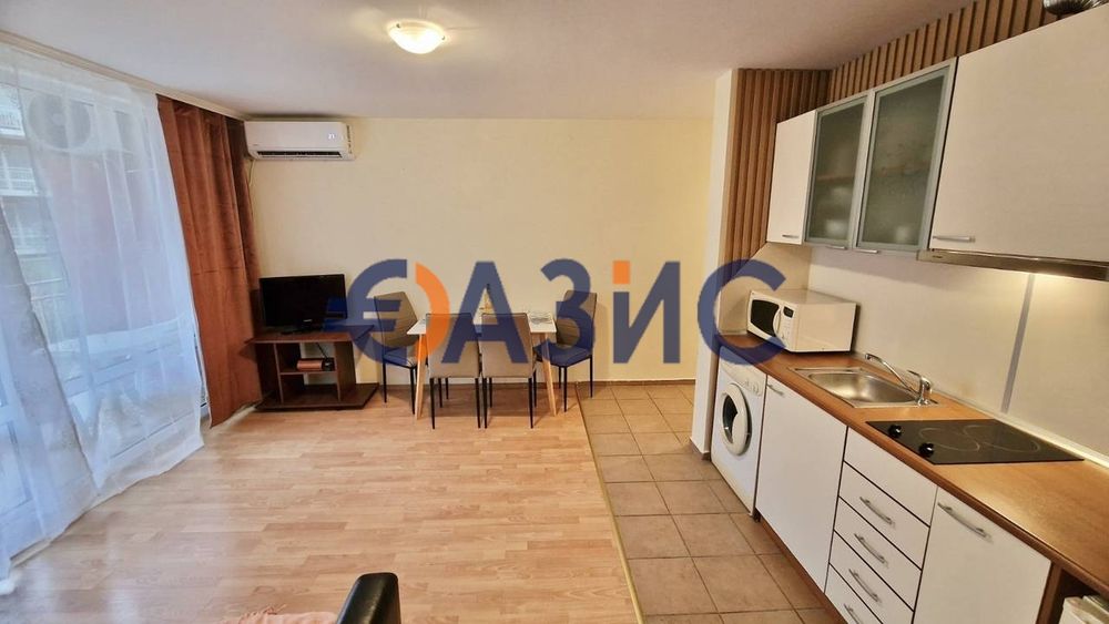 Продава се Тристаен апартамент в к.к. Слънчев бряг - 84 кв.м за 923 €/кв.м - Снимка #10