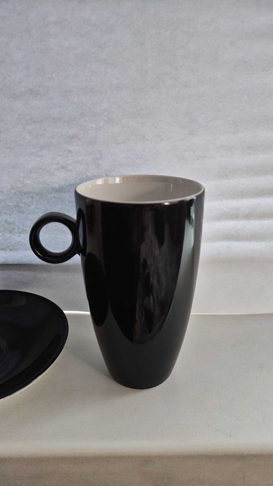 *Anna Burg*   един прекрасен порцеланов двоен сет в черно и бяло