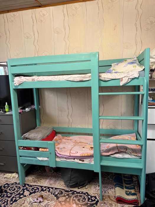 Двухярусная кровать.