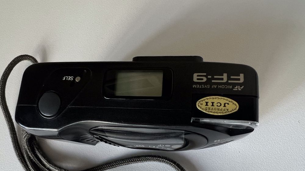 Aparat foto Ricoh FF-9 film de 35 mm, negru