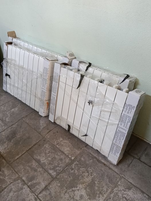Vând calorifere, elemente modulare aluminiu, 4 buc, 7, 10, 10, 13 elemente.