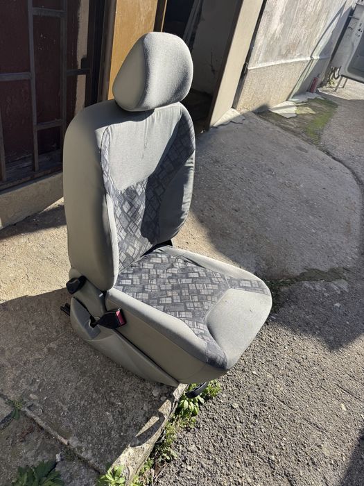 Седалка за Опел Виваро
