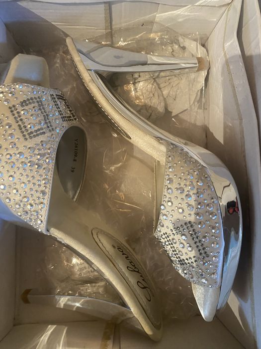 Распродажа Любая 1500 тг размер 38-39