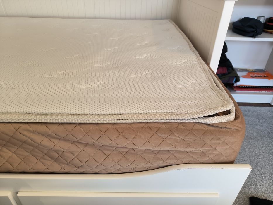 Vand saltea in stare foarte buna