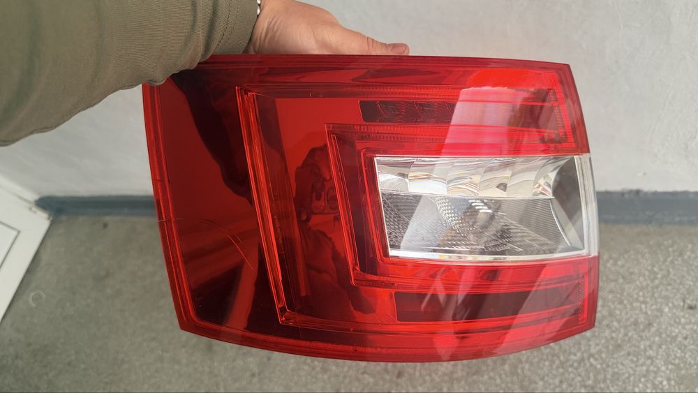 Stop stanga spate lampa Skoda Octavia 3