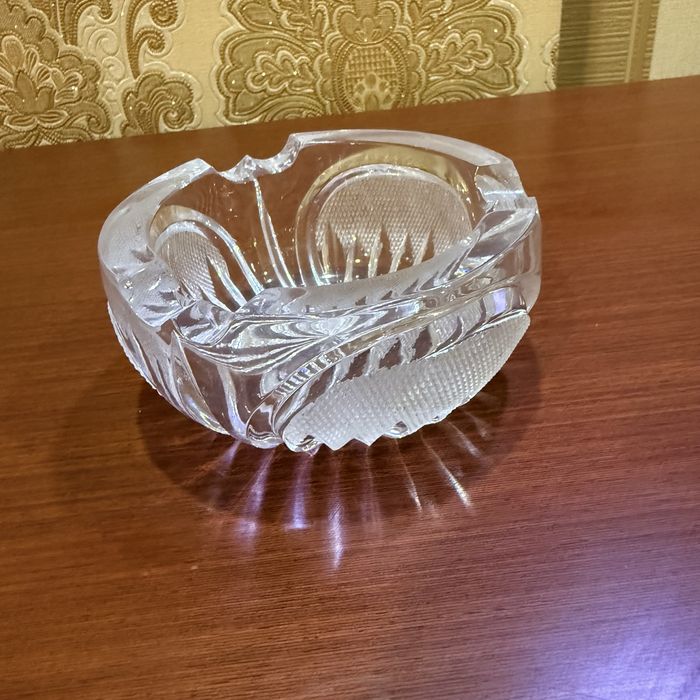 Тоза хрусталь пепельницалар