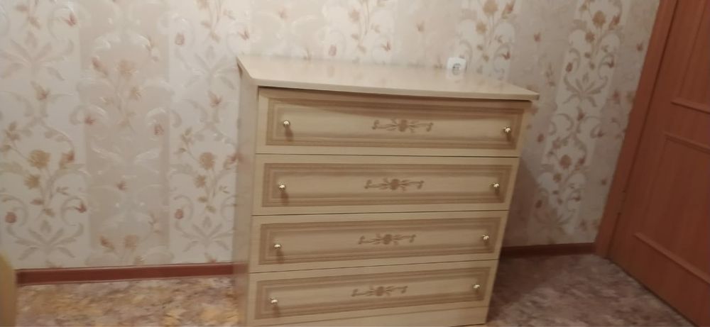 Продам спальный гарнитур