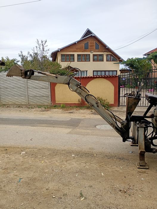 Btat de sapat in tiralti la tractor