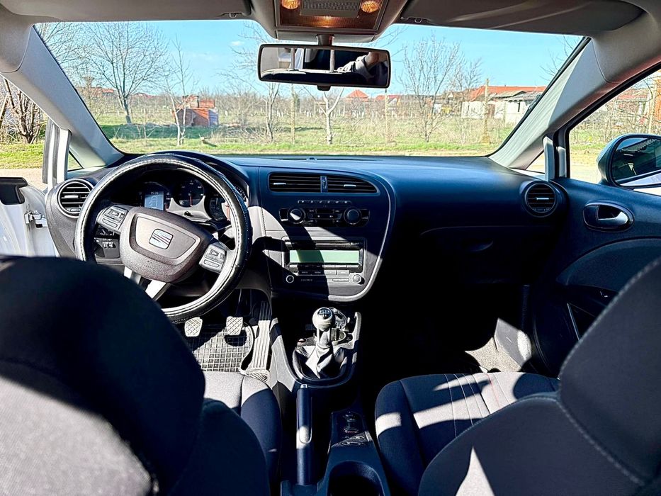 Seat Leon 1.6 TDI – 105 CP – 2012 – foarte bine întreținută