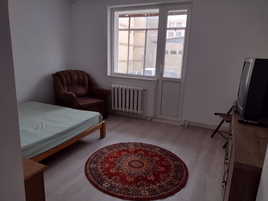Proprietar inchiriez garsoniera confort 1, cu balcon, in Maratei la D uri., parter inalt