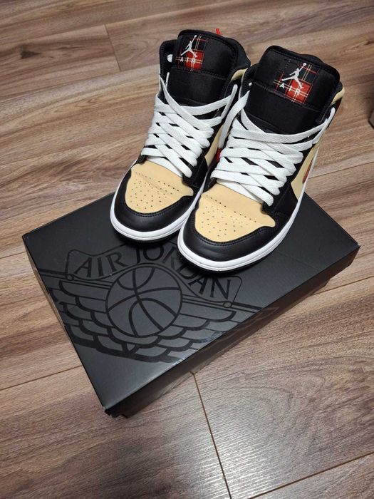 Air Jordan 1 Mid SE Tartan Swoosh