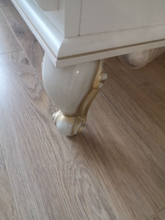 Комод в гостинную