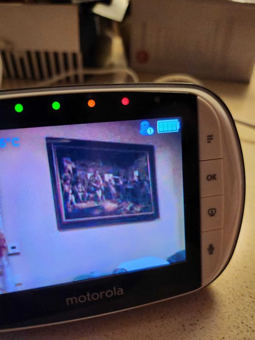 Бебефон Motorola