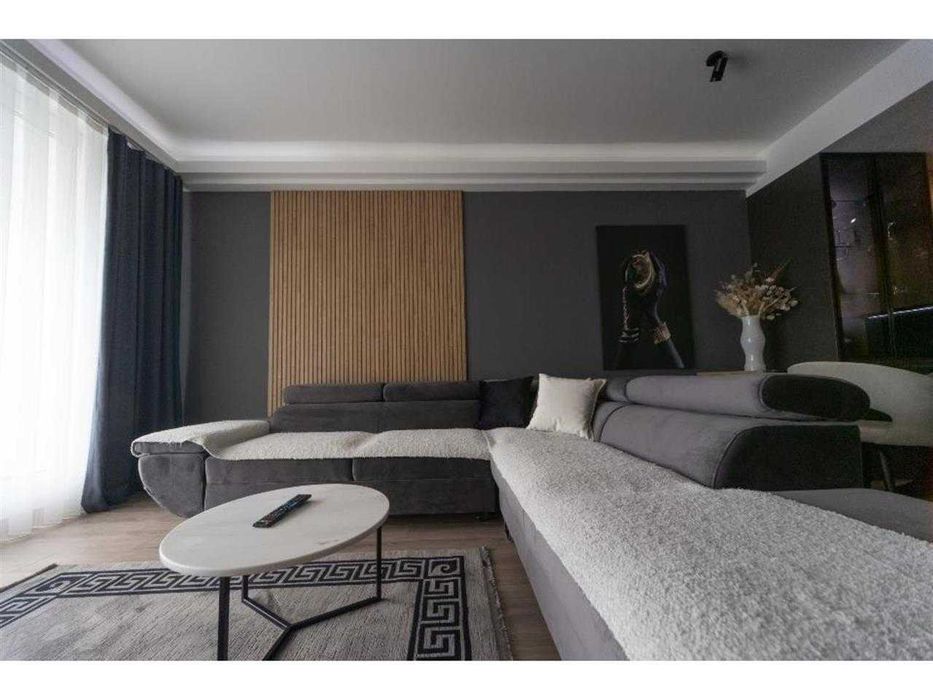 Двустаен имот в кв.Хладилника