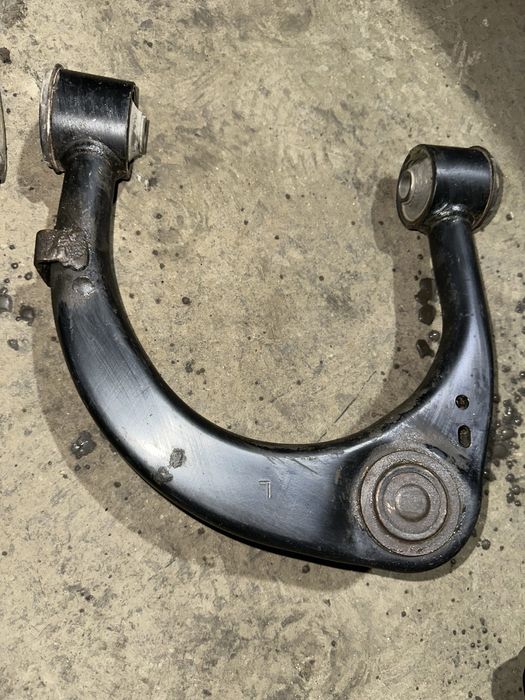 Рычаг на лх570 верх и ниж цапфа