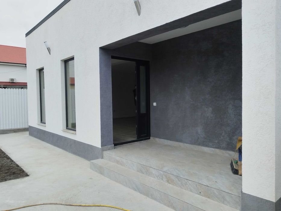 Casa noua de vanzare cu utilitati: gaze, curent, apa și canalizare