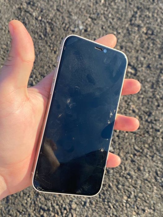 продам iphone 12