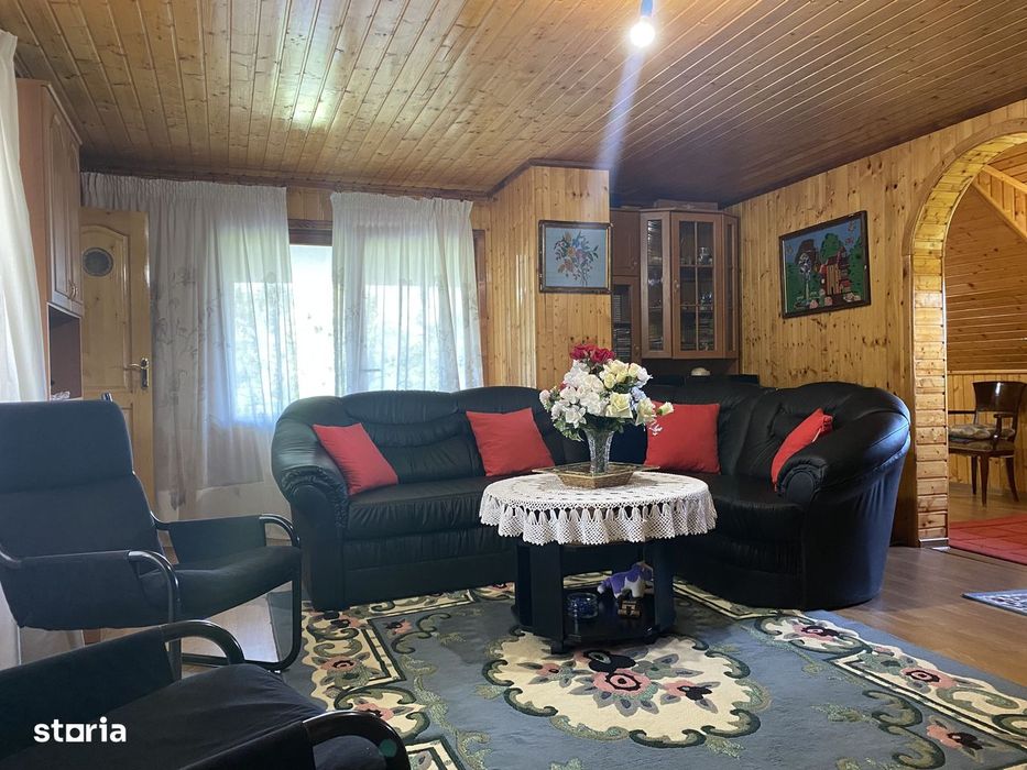 Oaza de liniste si verdeata! Vanzare casa cu 5 camere in Pucioasa