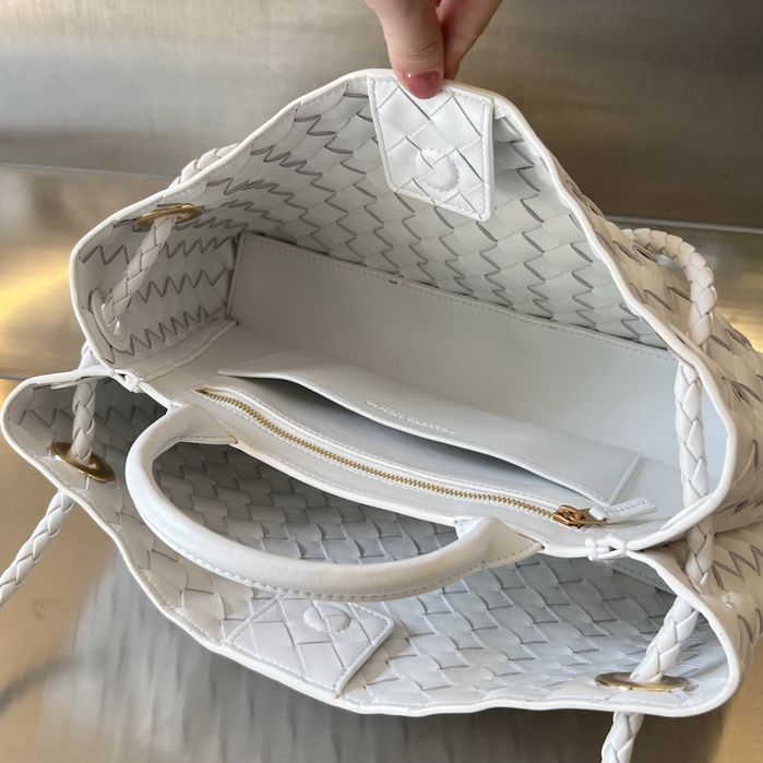 Geanta Bottega Veneta Andiamo 29 cm alb, Premium