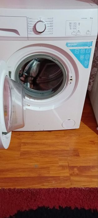 Vând mașina de spălat Sharp și de 5 kg în stare foarte bună