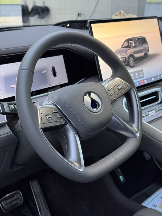 Denza N9 /4600km probeg