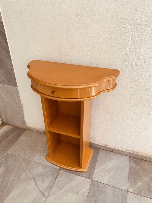 Италианска конзолна масичка