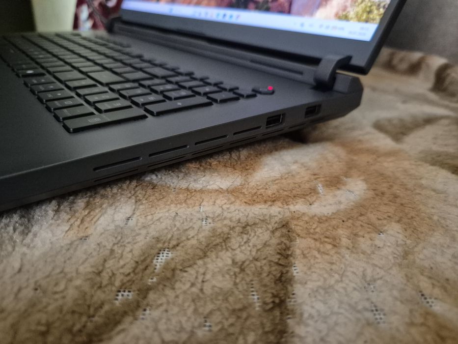 Продам ноутбук Asus rog strix g18