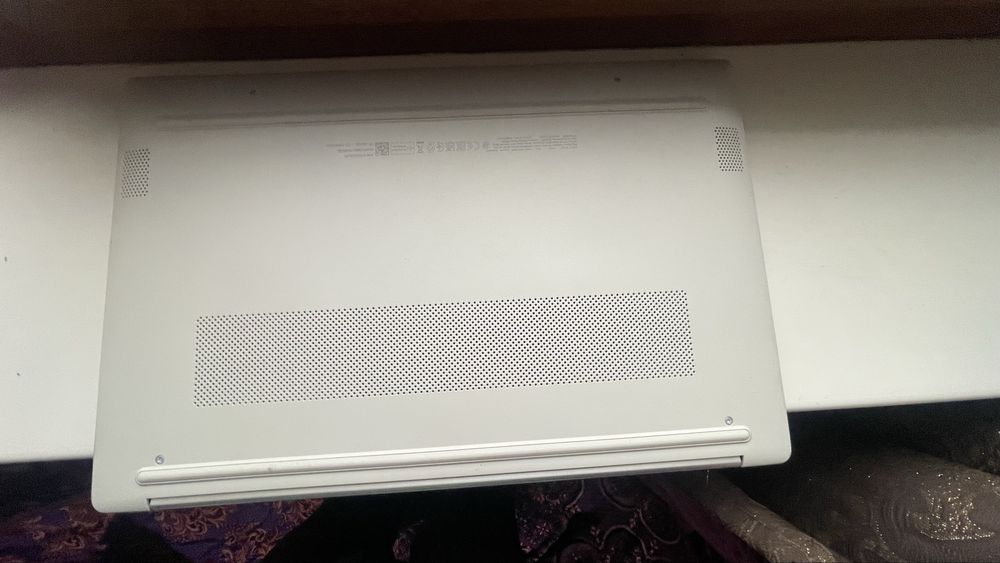 HP noutbuk yangi
