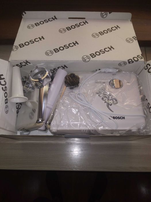 Электрическая мясорубка Bosch новая в упаковке