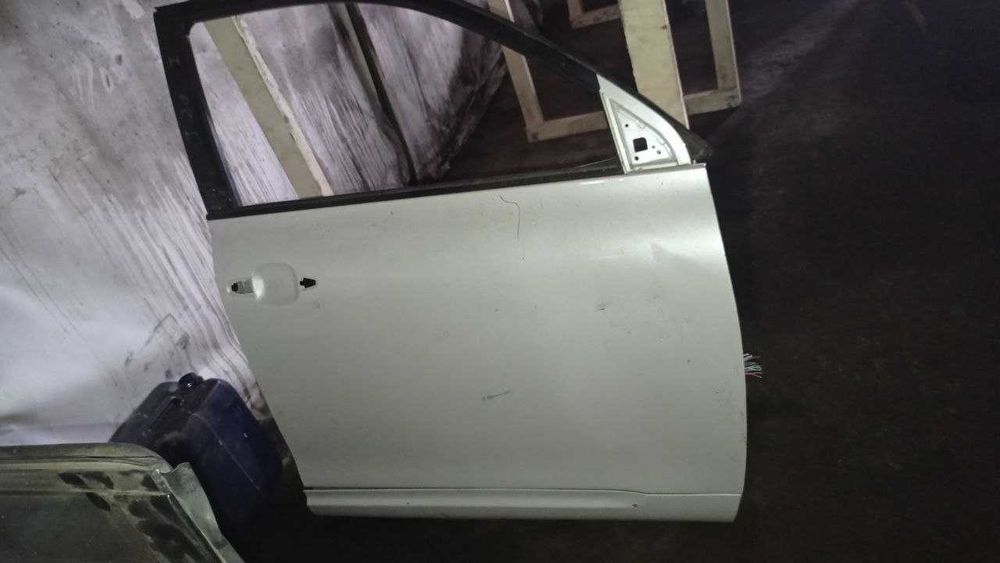 Дверь передняя правая для Toyota Highlander 40