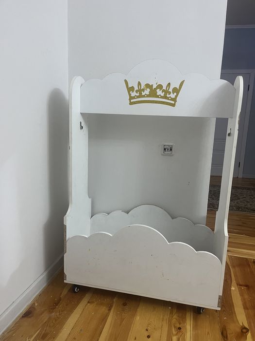 Балпанның киімдерін іліп қойғанға таптырмайтын зат