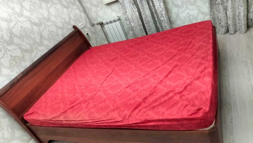 Спальный гарнитур