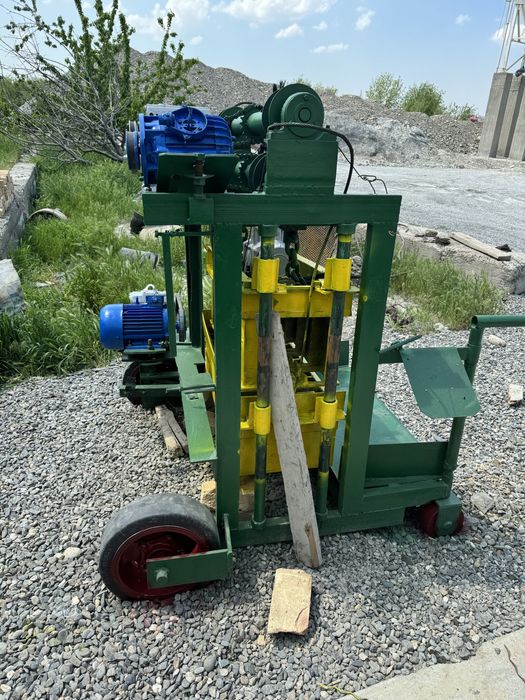 Шлакоблок аппарат сотилади