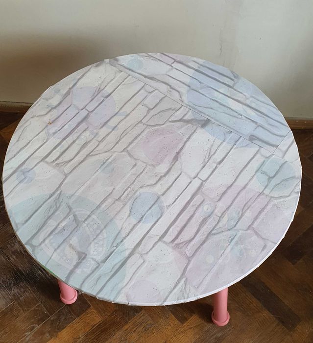 Masa rotunda din lemn pentru copii