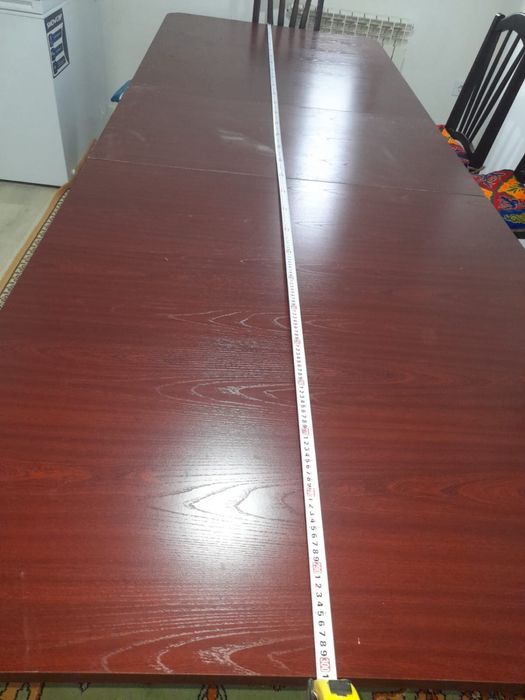 Стол сатылады.Бағасы 32000 теңге