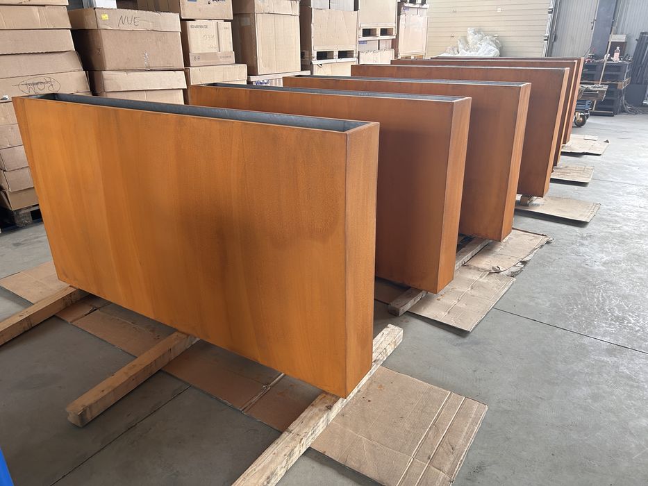 Jardiniere, ghice si obiecte diverse din otel corten