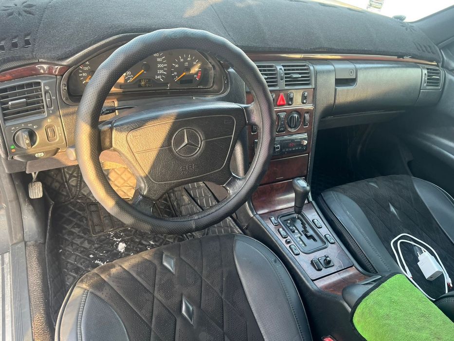 Продам мерс 210