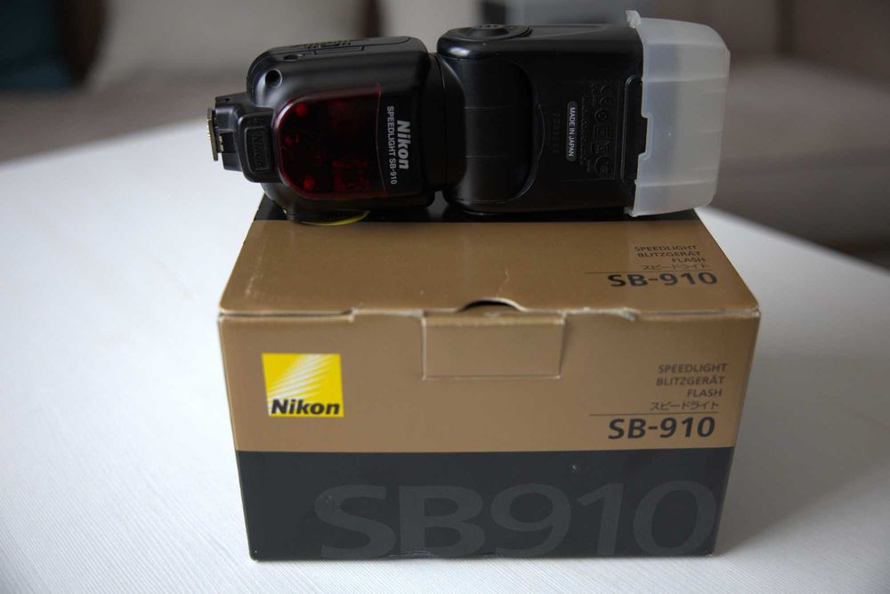 Nikon SB-910 Speedlight